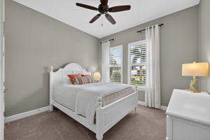  Photo 32