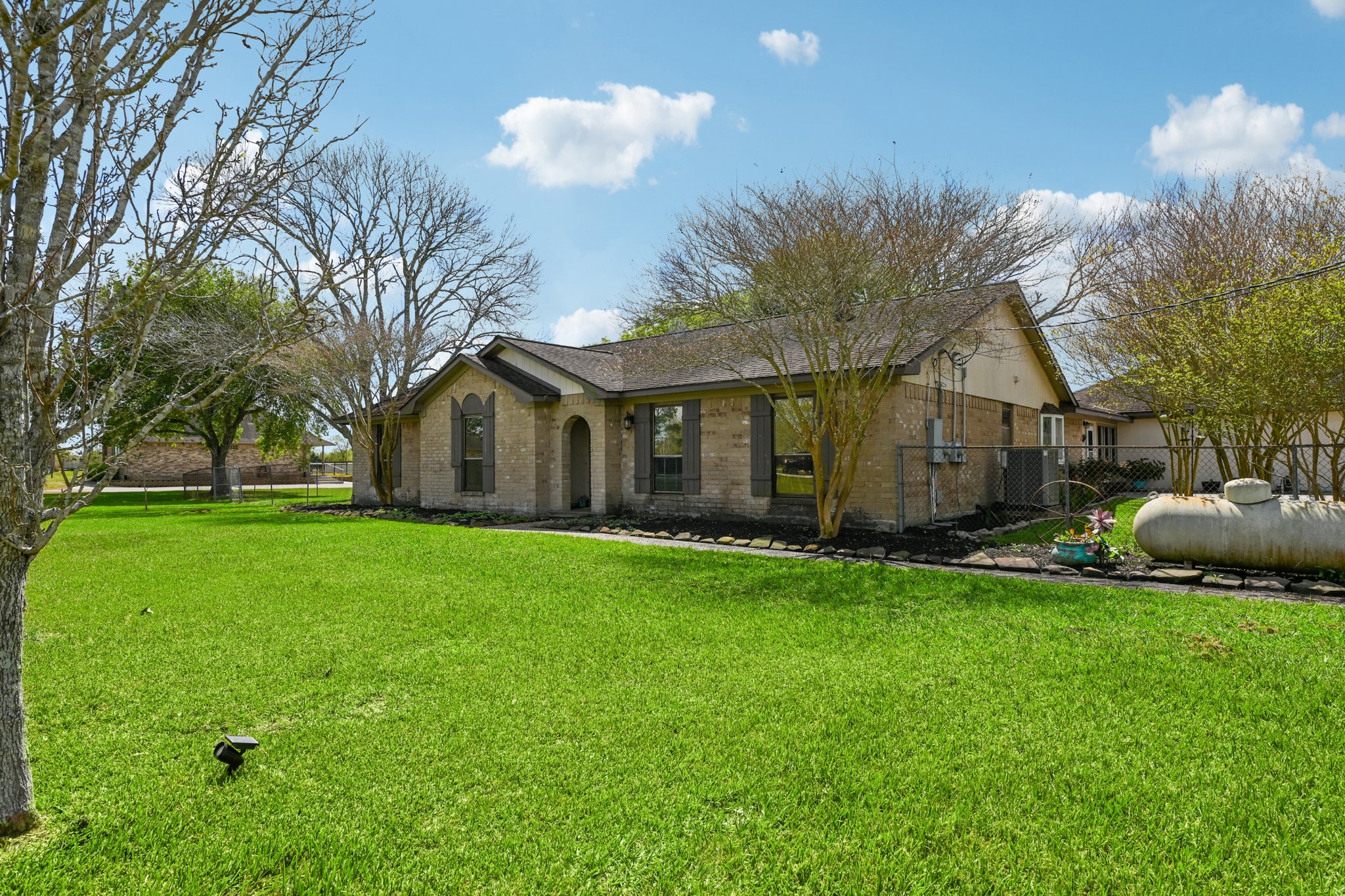 Country Side St-S2503-004.jpg