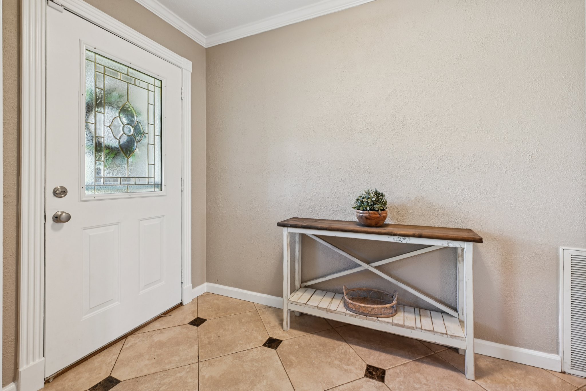 Country Side St-S2503-008.jpg