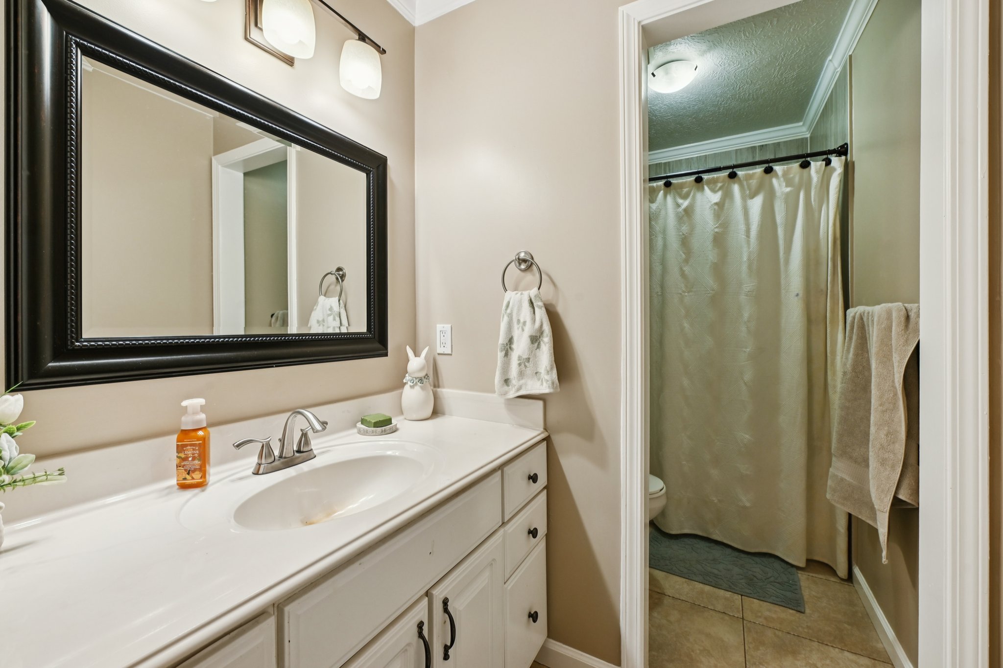 Country Side St-S2503-035.jpg