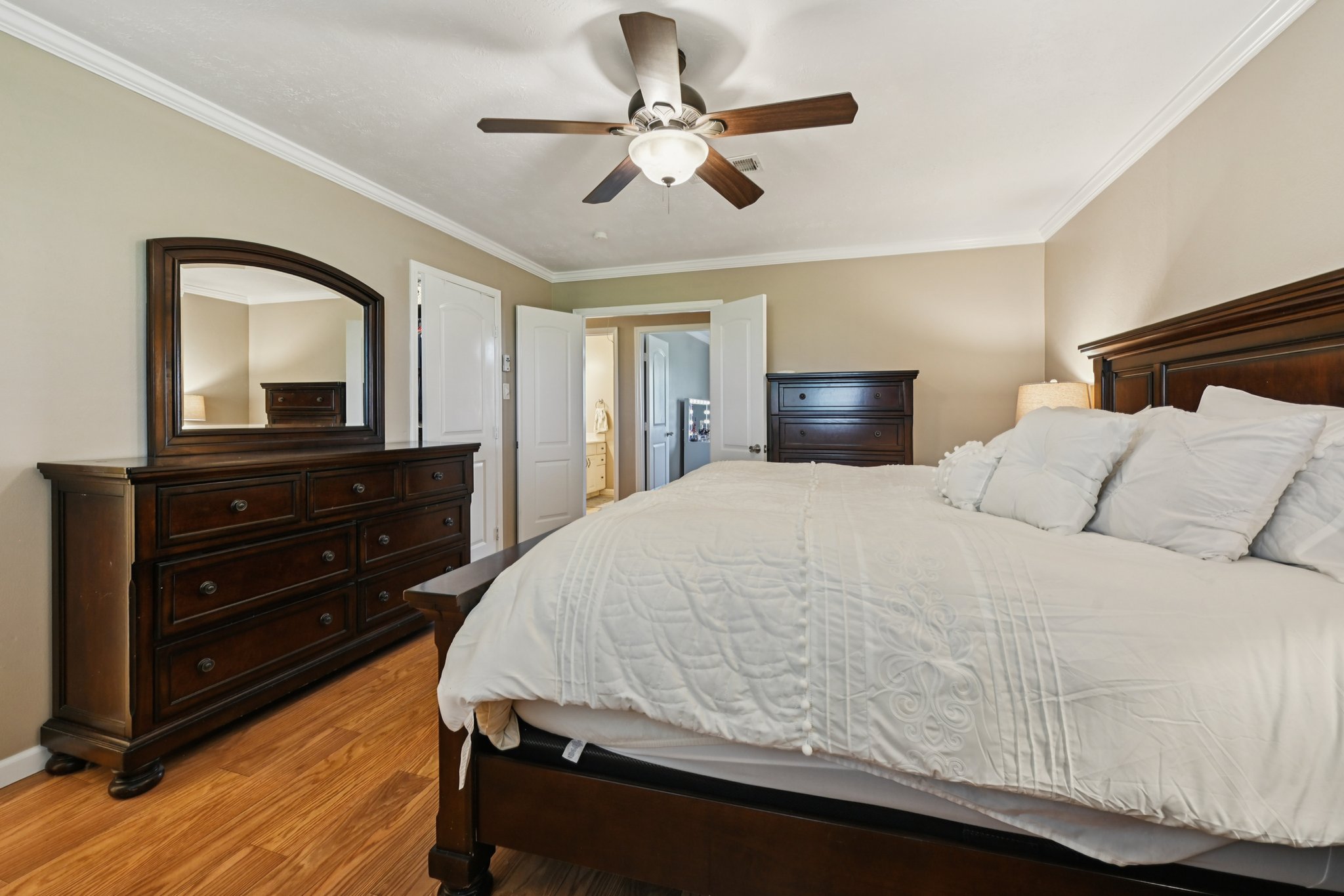 Country Side St-S2503-040.jpg