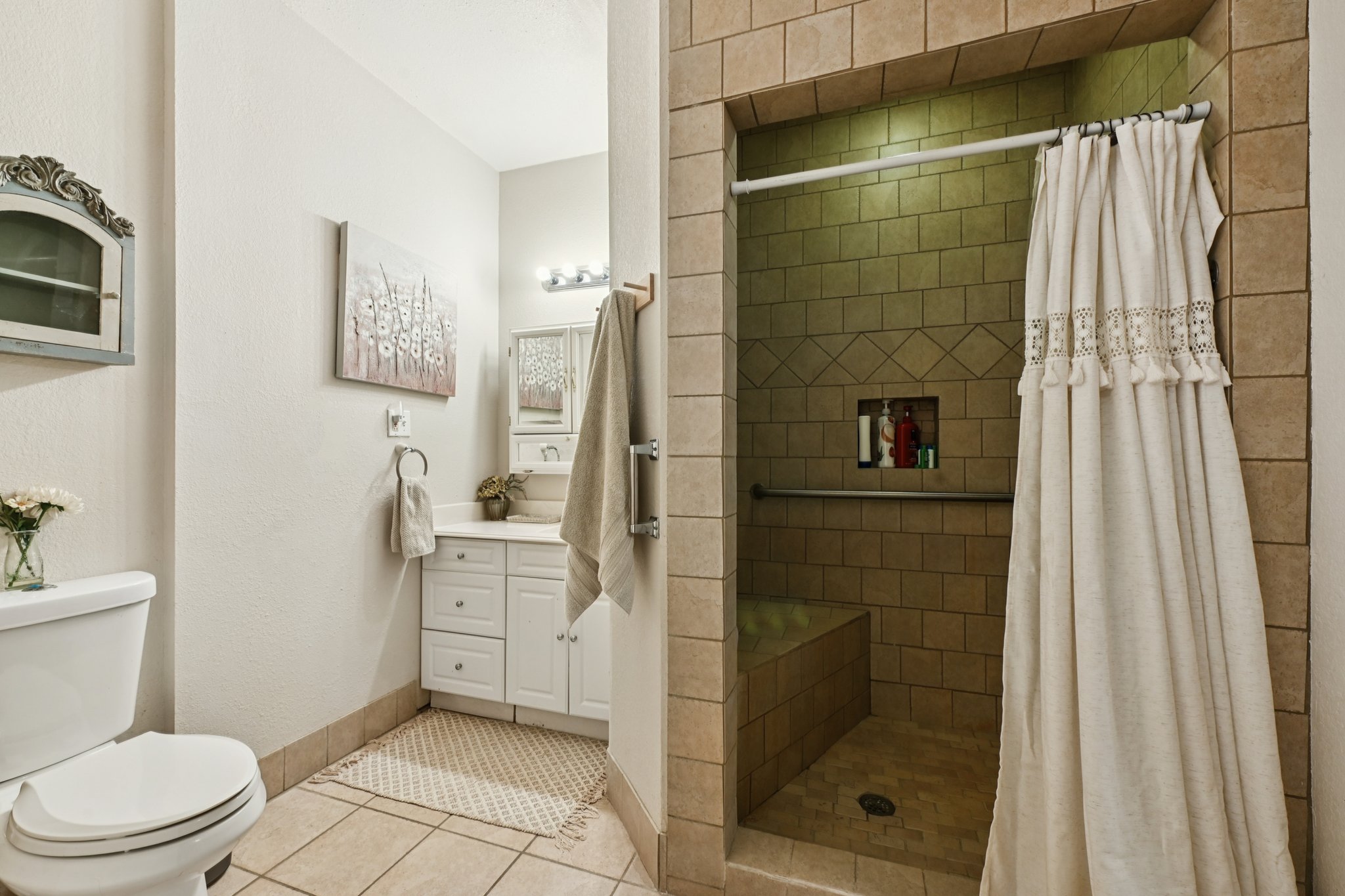 Country Side St-S2503-053.jpg