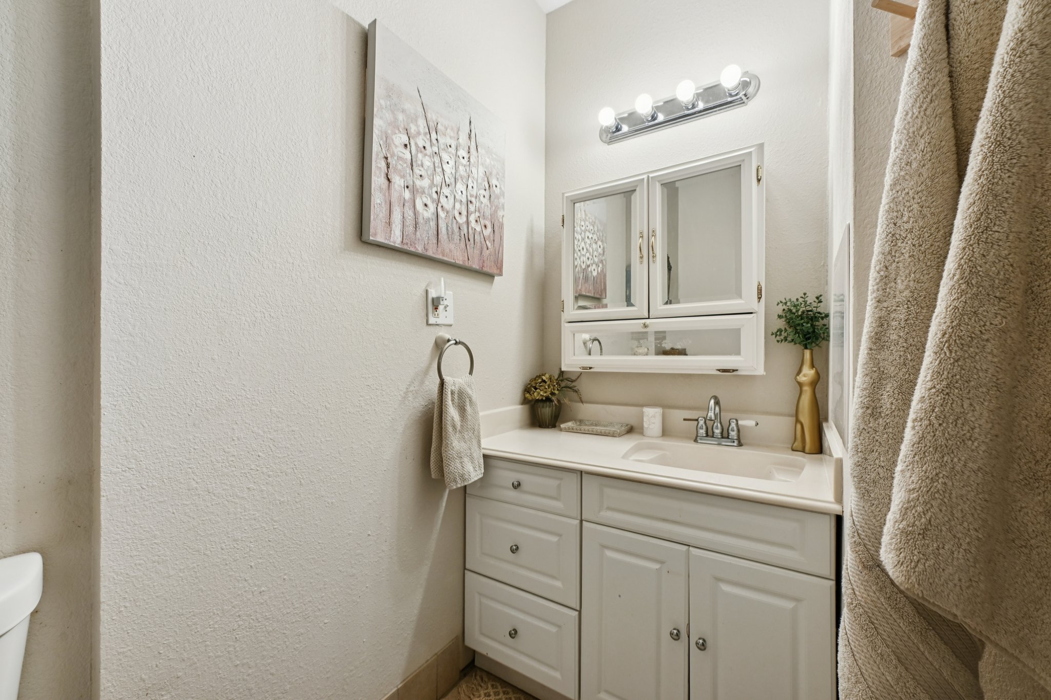 Country Side St-S2503-054.jpg