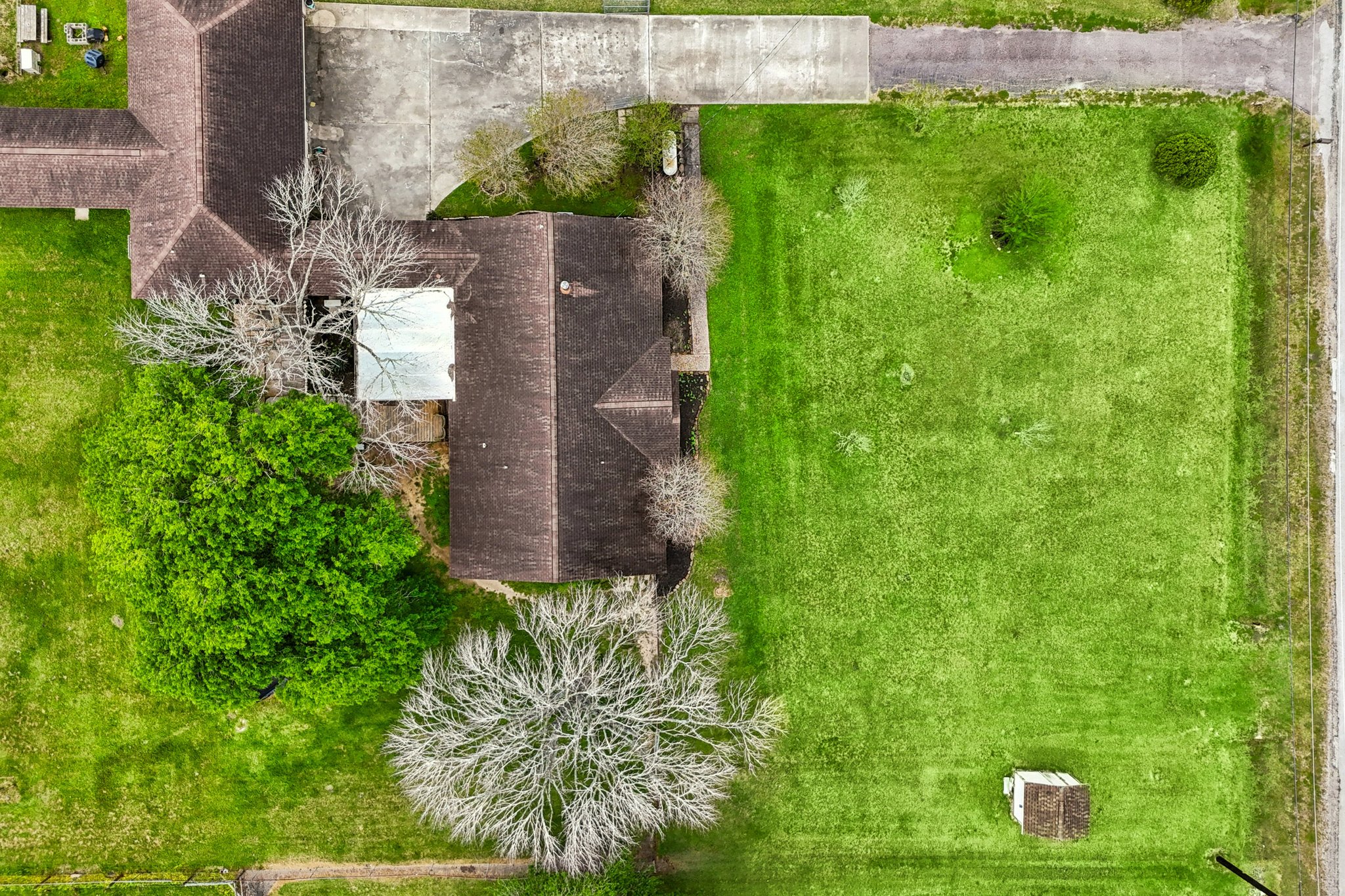 Country Side St-S2503-072.jpg