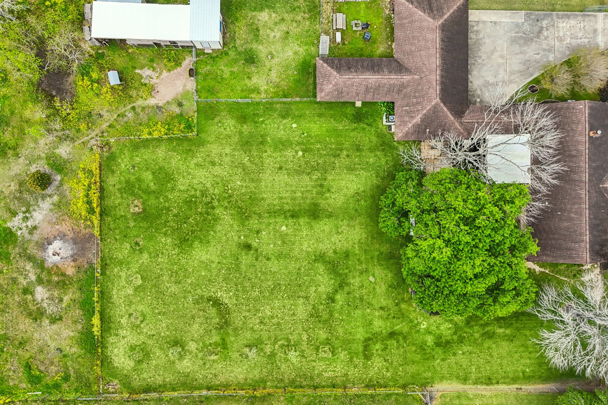 Country Side St-S2503-073.jpg