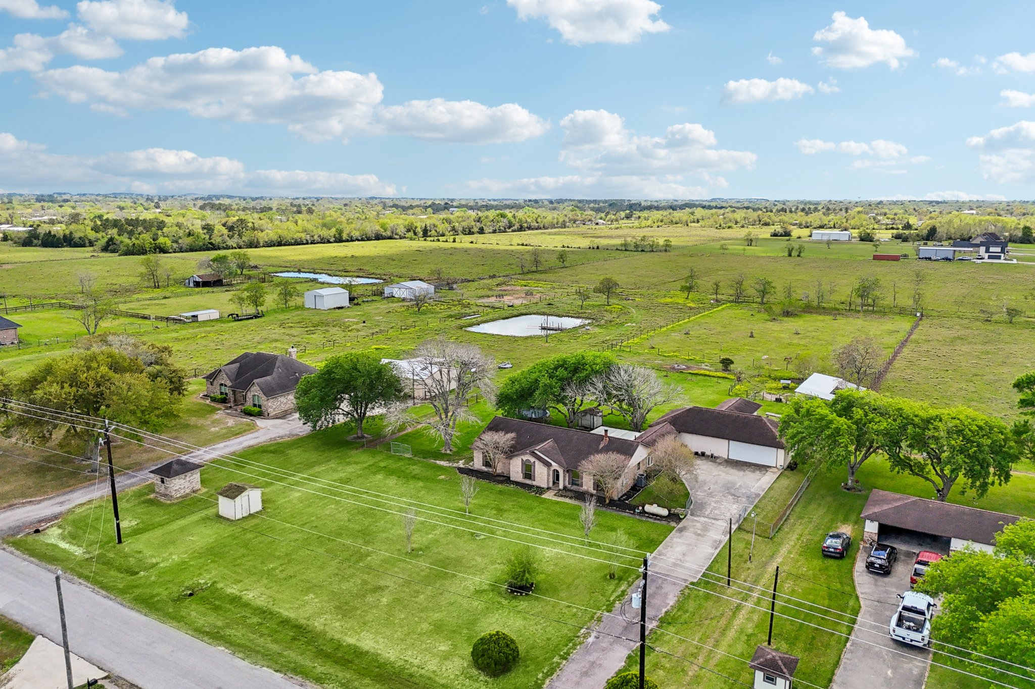 Country Side St-S2503-080.jpg