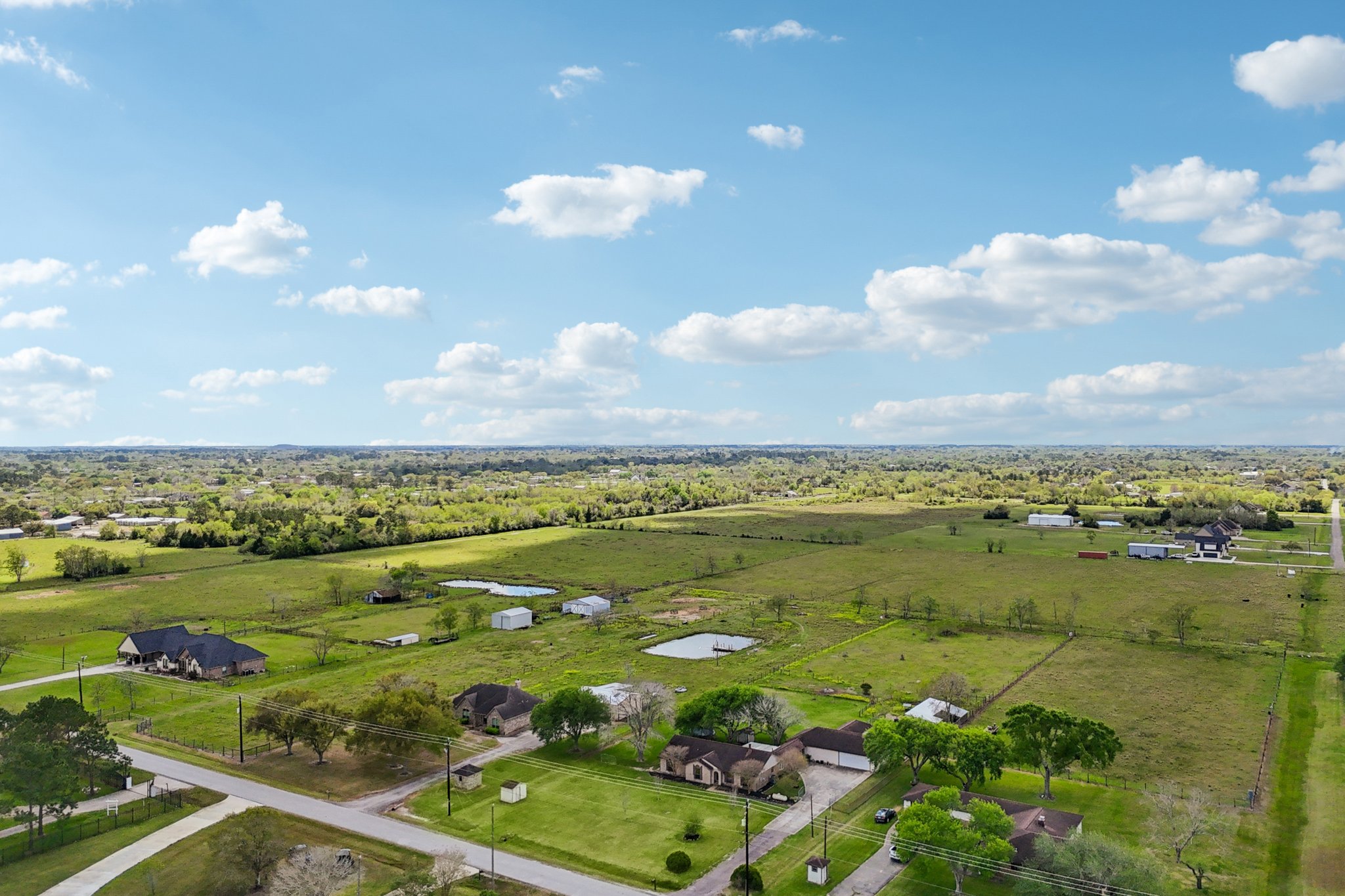 Country Side St-S2503-081.jpg