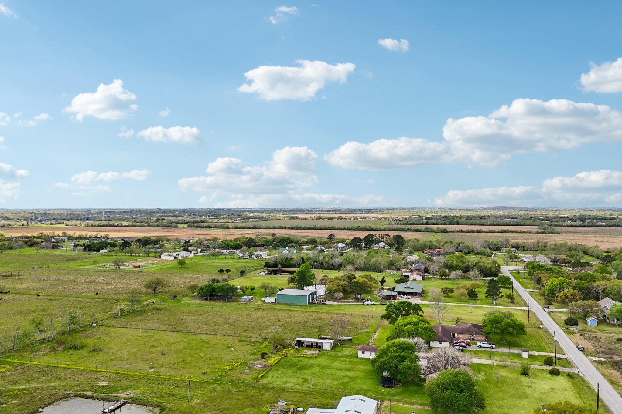 Country Side St-S2503-087.jpg