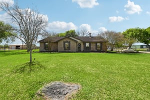 Country Side St-S2503-002.jpg