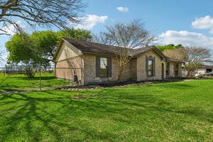 Country Side St-S2503-005.jpg