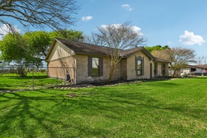 Country Side St-S2503-006.jpg