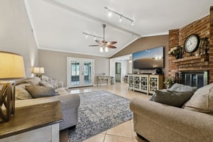 Country Side St-S2503-016.jpg