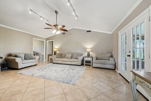 Country Side St-S2503-019.jpg