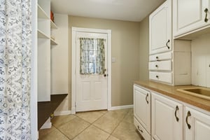 Country Side St-S2503-028.jpg