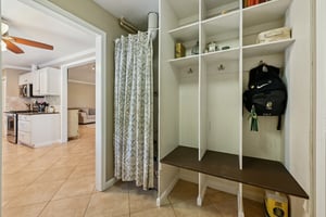 Country Side St-S2503-029.jpg