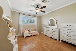 Country Side St-S2503-033.jpg