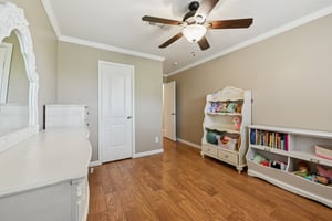 Country Side St-S2503-034.jpg