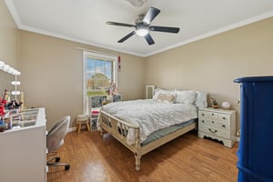 Country Side St-S2503-037.jpg