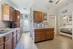 Country Side St-S2503-048.jpg