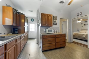 Country Side St-S2503-049.jpg