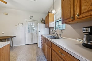 Country Side St-S2503-050.jpg