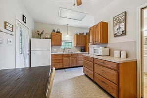 Country Side St-S2503-052.jpg