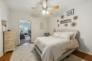 Country Side St-S2503-056.jpg