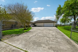 Country Side St-S2503-063.jpg