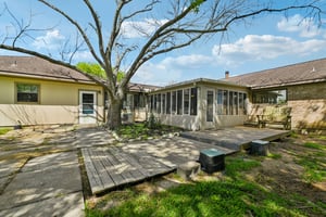 Country Side St-S2503-067.jpg