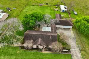 Country Side St-S2503-071.jpg