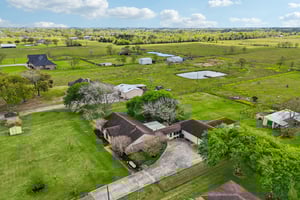 Country Side St-S2503-076.jpg