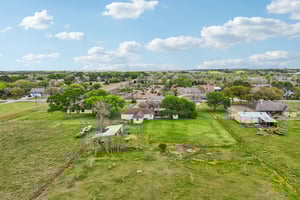 Country Side St-S2503-077.jpg