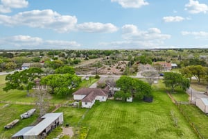 Country Side St-S2503-078.jpg