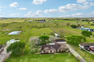 Country Side St-S2503-079.jpg