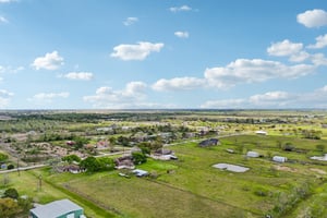 Country Side St-S2503-084.jpg