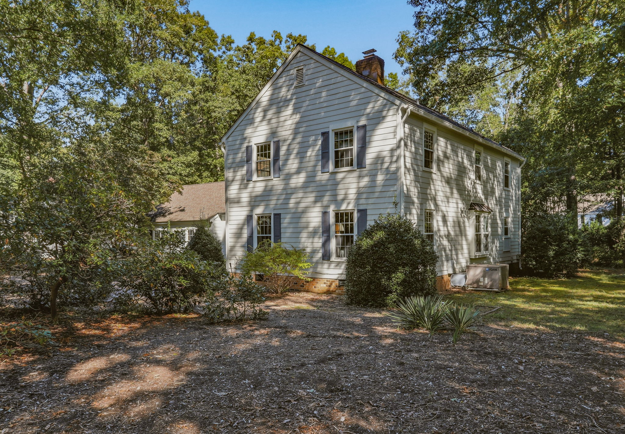 02-Exterior Front