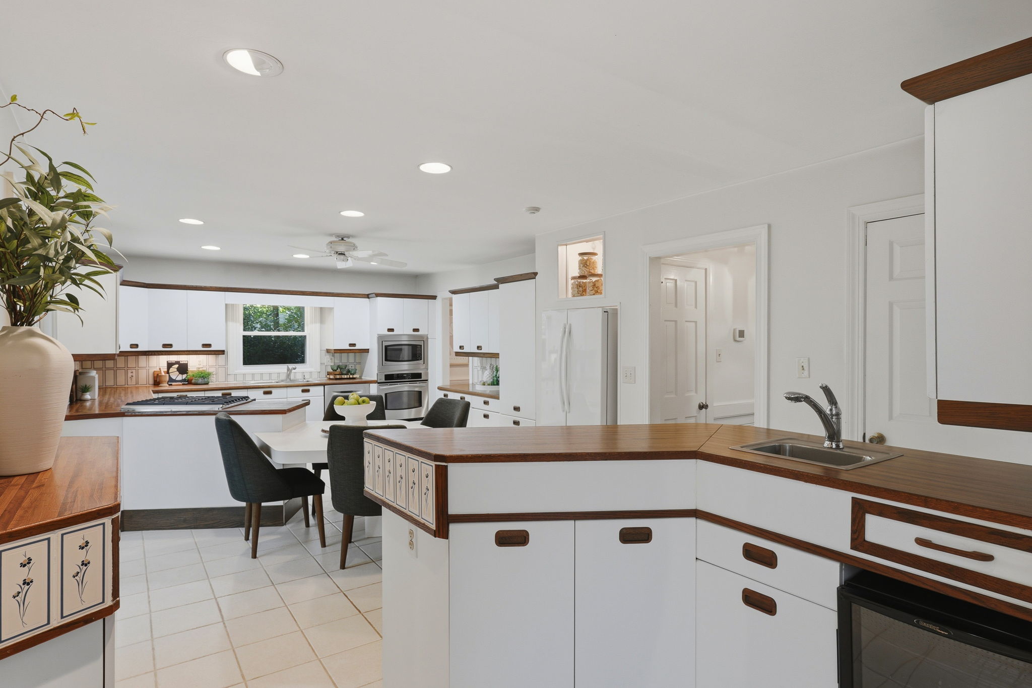 17-Kitchen