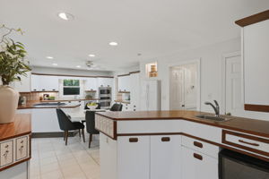 17-Kitchen