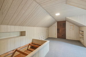 41-Unconditioned Room