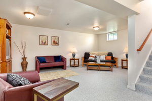13922 Deviar Dr, Centreville, VA 20120, USA Photo 26