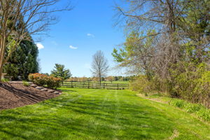 13922 Deviar Dr, Centreville, VA 20120, USA Photo 33