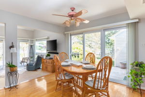 13922 Deviar Dr, Centreville, VA 20120, USA Photo 7