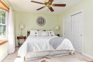 13922 Deviar Dr, Centreville, VA 20120, USA Photo 23