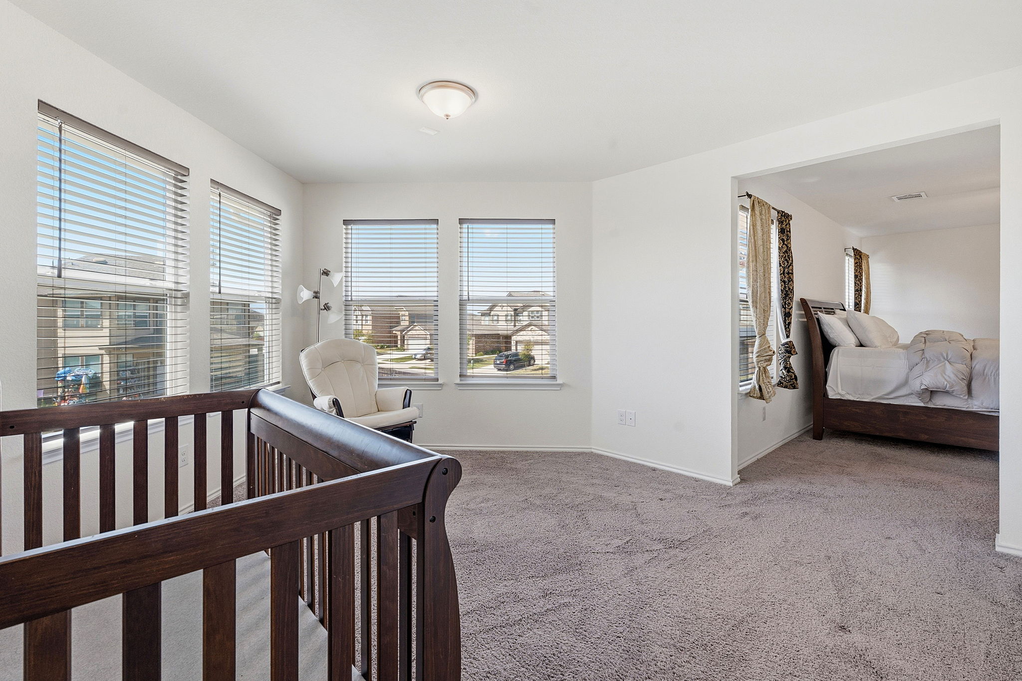 Tons of natural light in here.