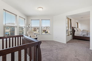 Tons of natural light in here.