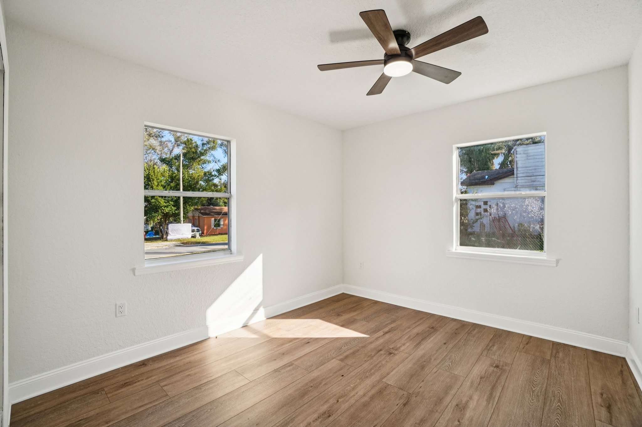 2nd St-S2701-025.jpg