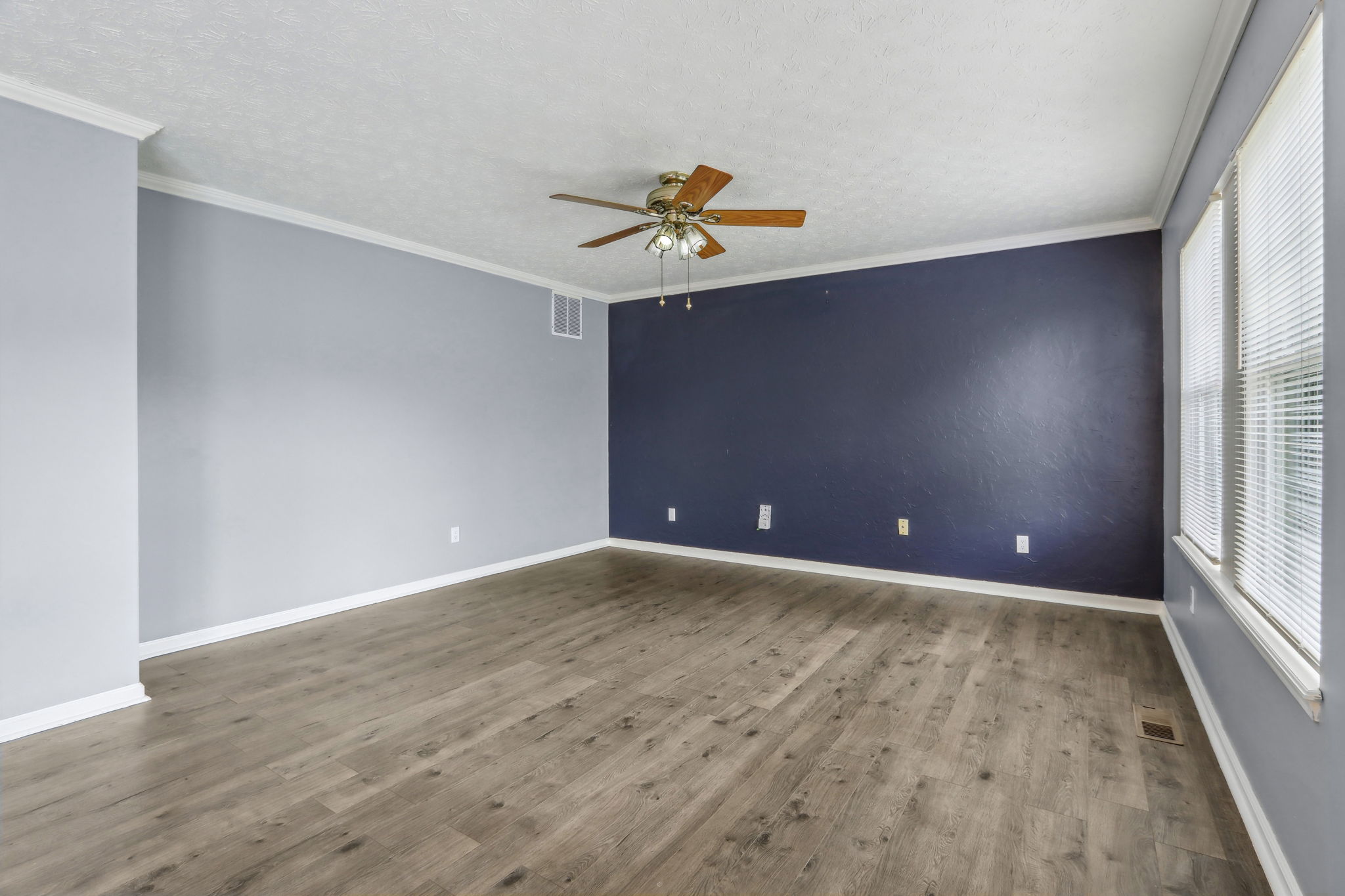 Charleswood Ct-3105-018