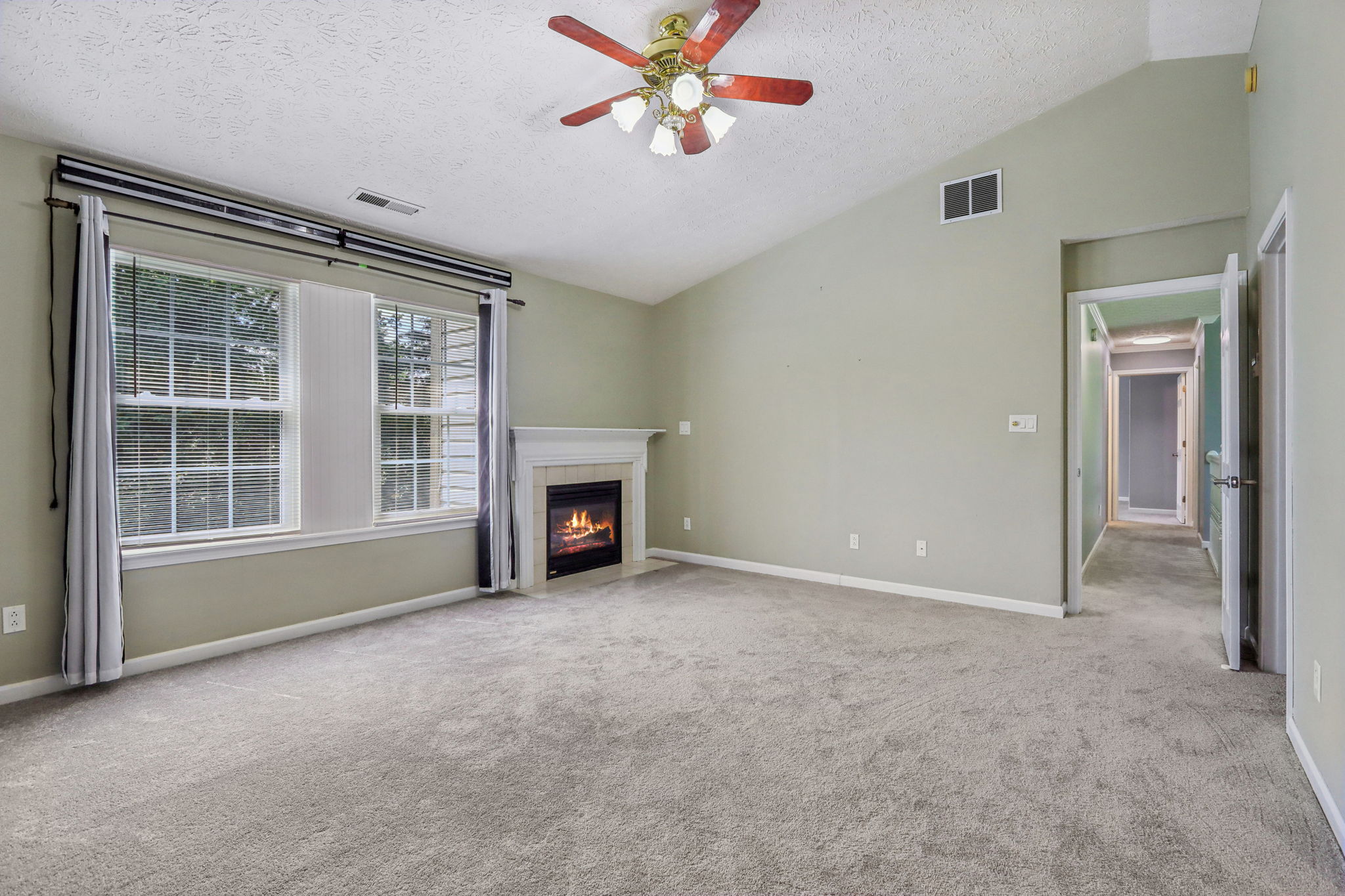 Charleswood Ct-3105-024