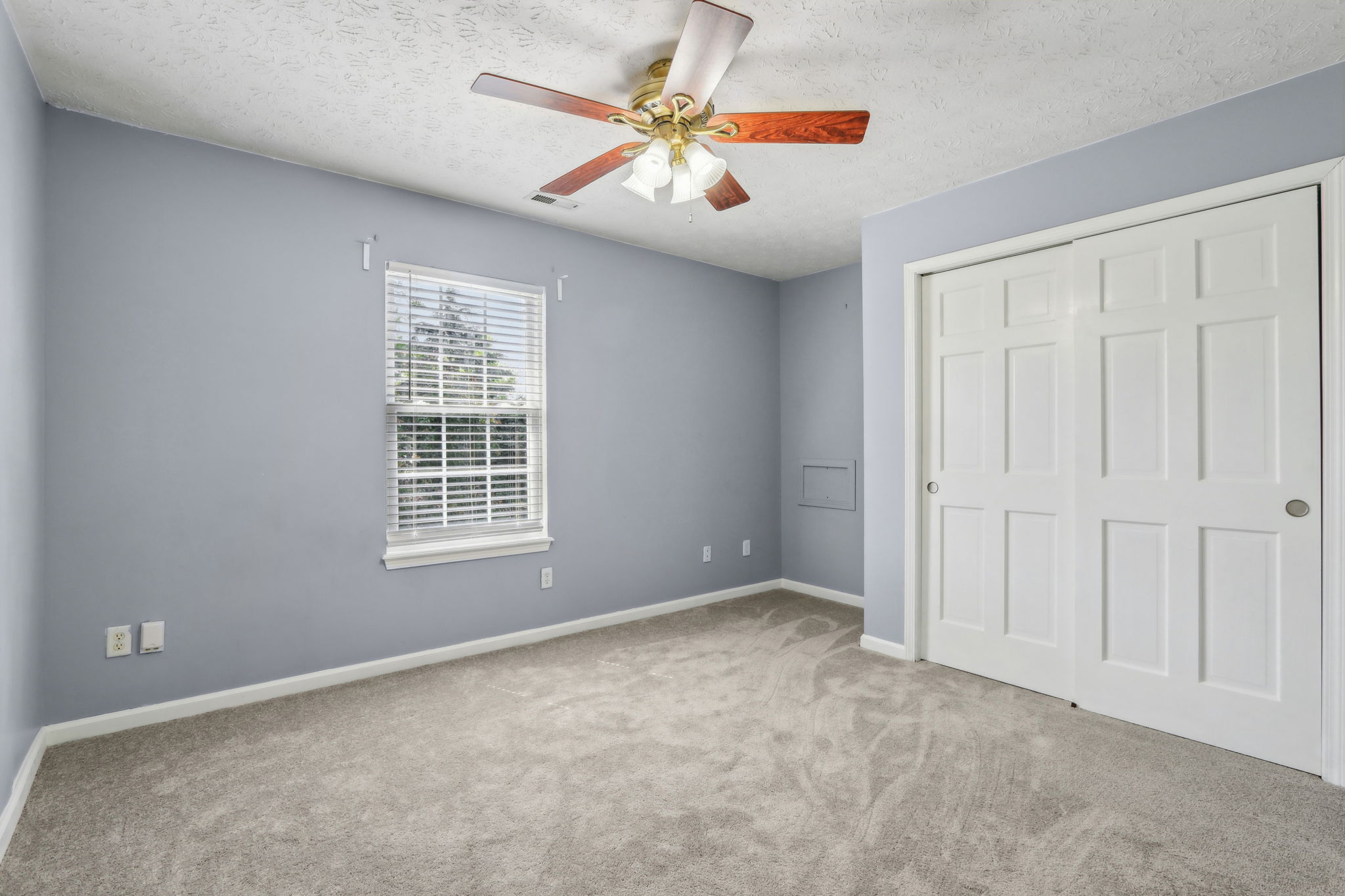 Charleswood Ct-3105-028