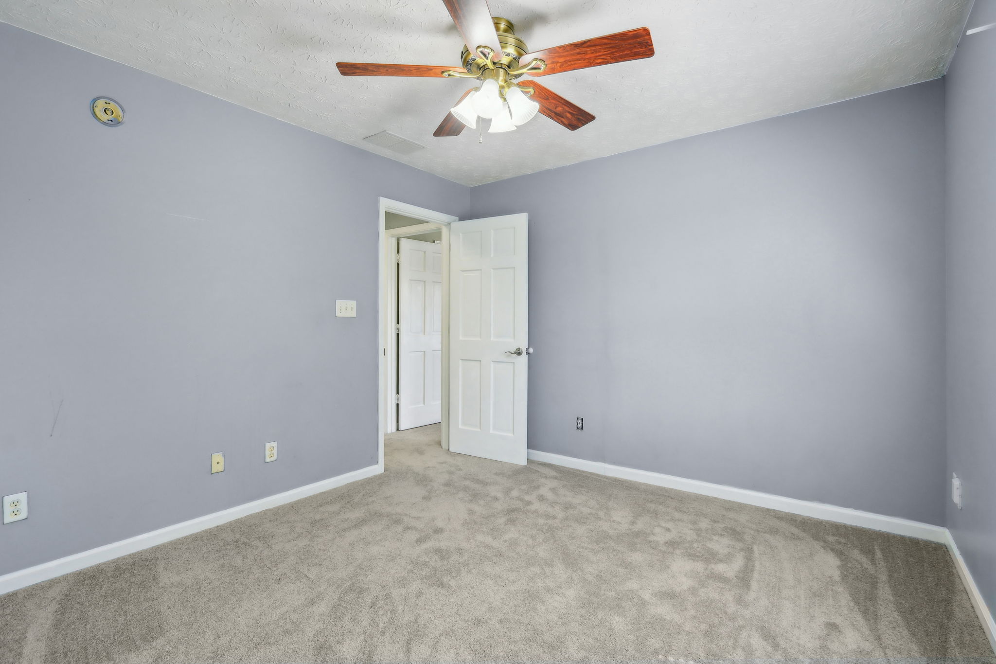 Charleswood Ct-3105-029